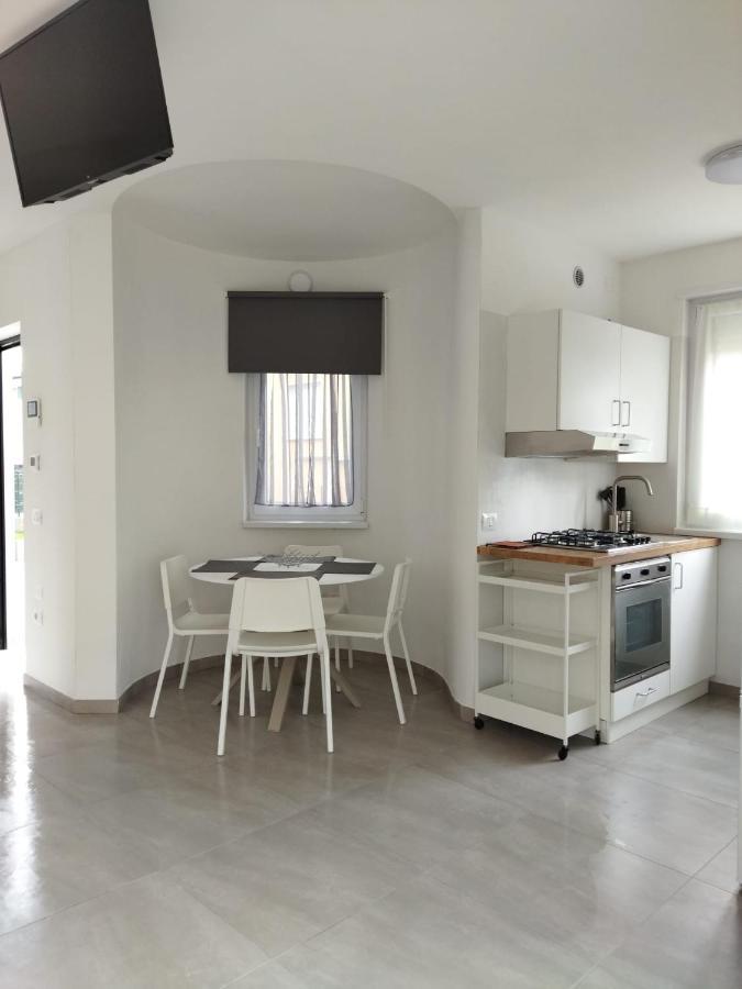 Riva'S Slim House 2 Apartamento Exterior foto